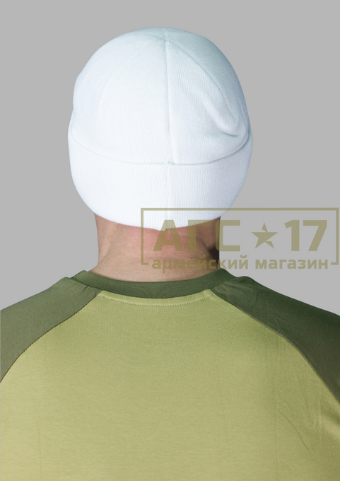 Фотография Шапка вязаная белая на флисе